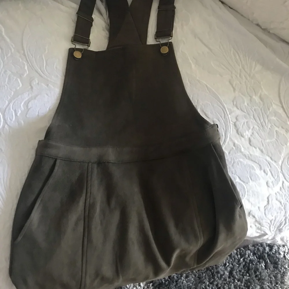 Kittenish Jessie James Decker overalls - Picture 3 of 3
